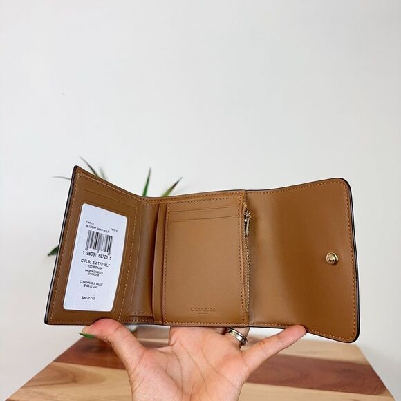 NWT‎ Coach Small Trifold Wallet In Signature Canvas With Floral Cluster Print - Picture 5 of 9